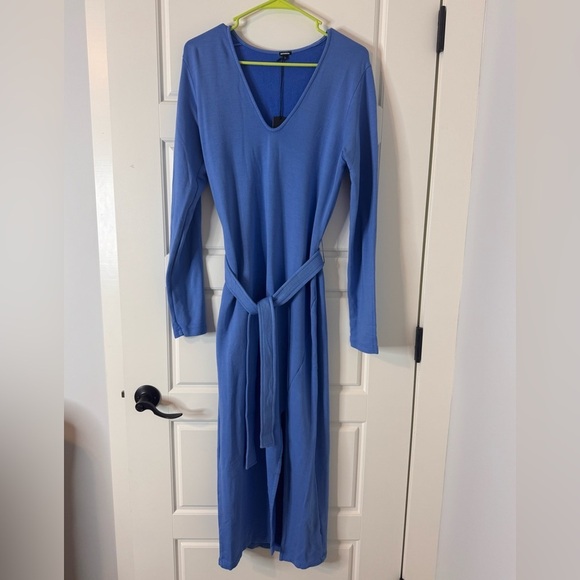 Monrow Dresses & Skirts - Monrow Blue Long Sleeve Belted Maxi Dress - Size Large - NWT